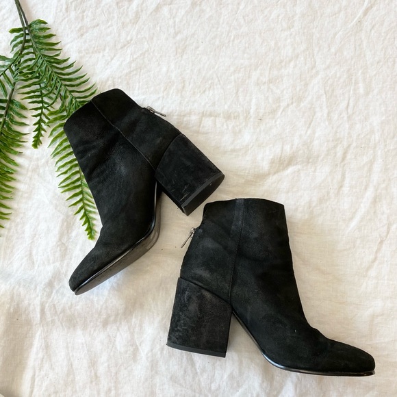 Lucky Brand Ravynn Ankle Boot Black Leather Block Heel - Picture 3 of 12